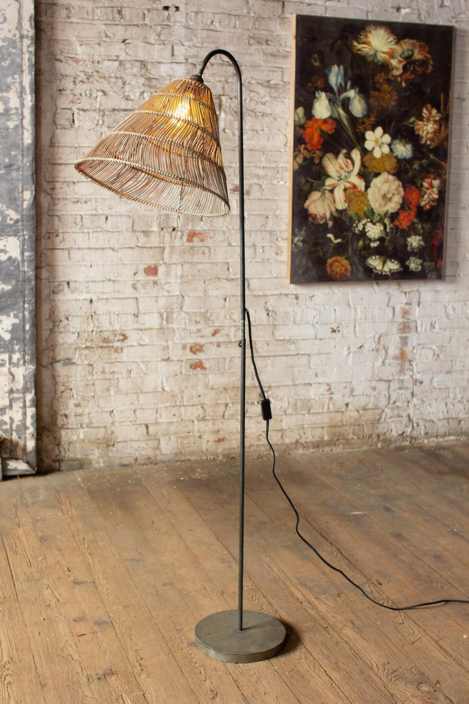 FLOOR LAMP WITH RATTAN SHADE