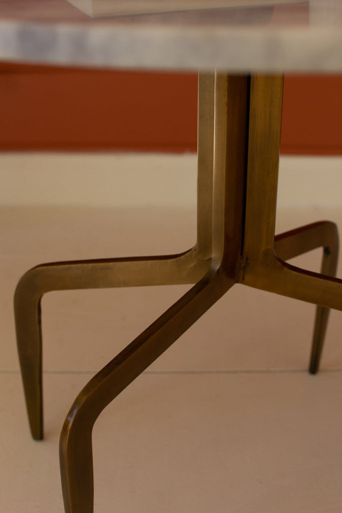 ROUND MARBLE TOP TABLE WITH ANTIQUE BRASS LEGS